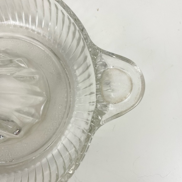 Vintage Hand Citrus Juicer Reamer Heavy Ribbed Clear Glass with Tab Handle - Picture 5 of 11